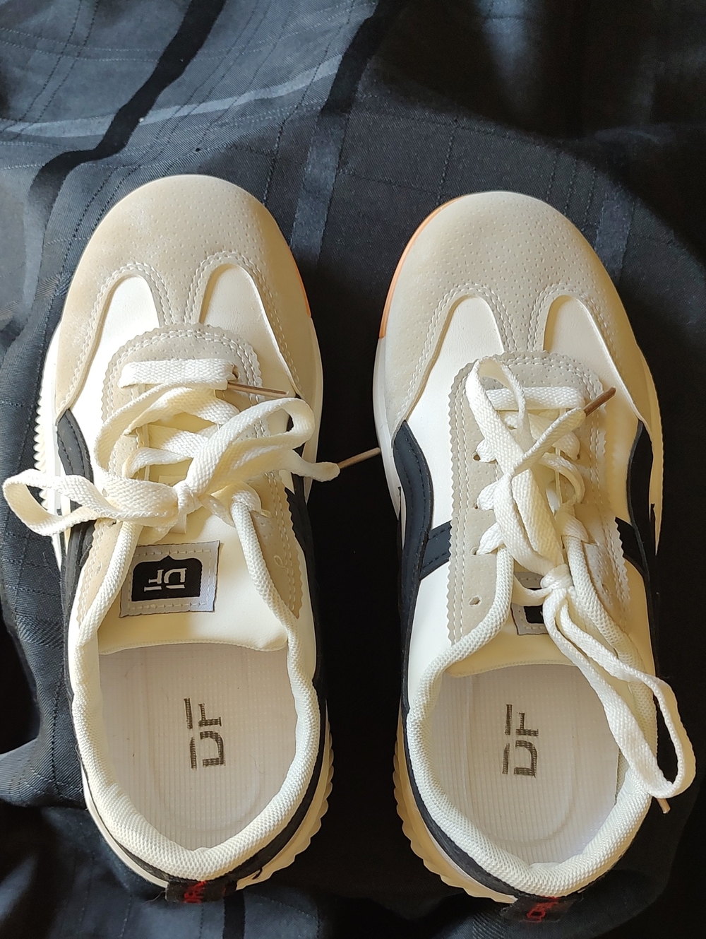 Women's De Florance Cream and Black Casual Sneakers